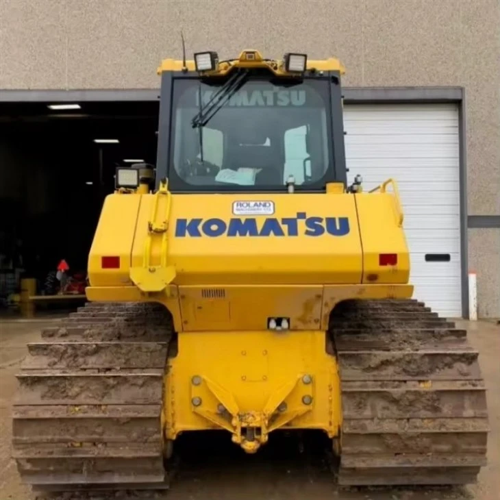 KOMATSU D65 CrawlerDozers factory
